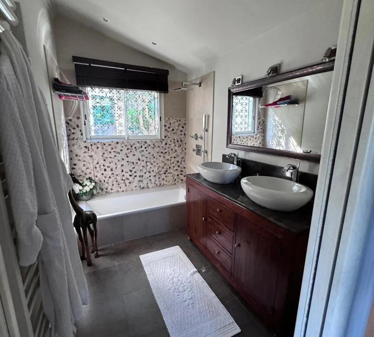 Apartment Magnifique Suite Dans Villa De Luxe La Colle-sur-Loup